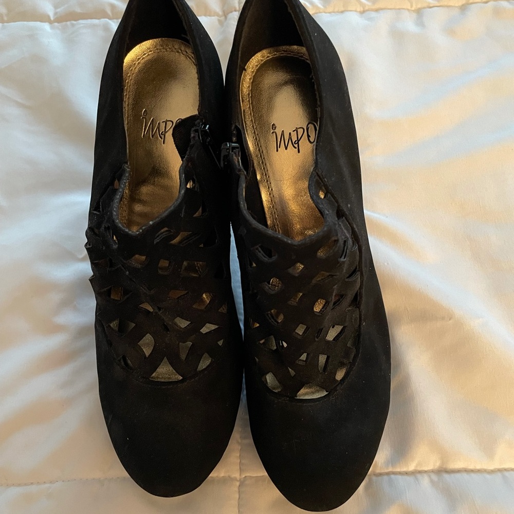 Women’s black heels